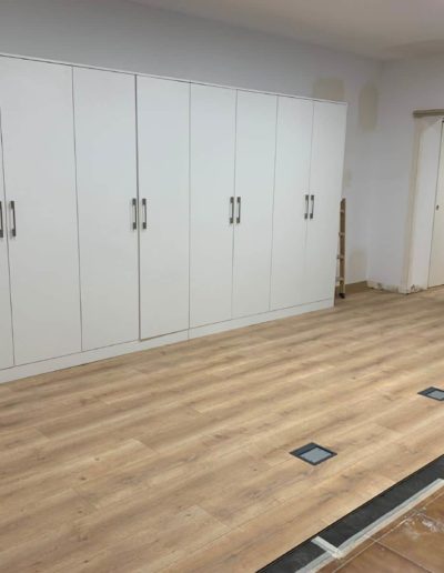 Instalacion tarima suelo Alicante. Armarios a medida en Santa Pola y Alicante